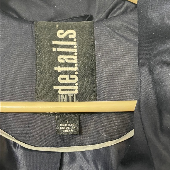 Woman’s Winter Jacket - Picture 2 of 3